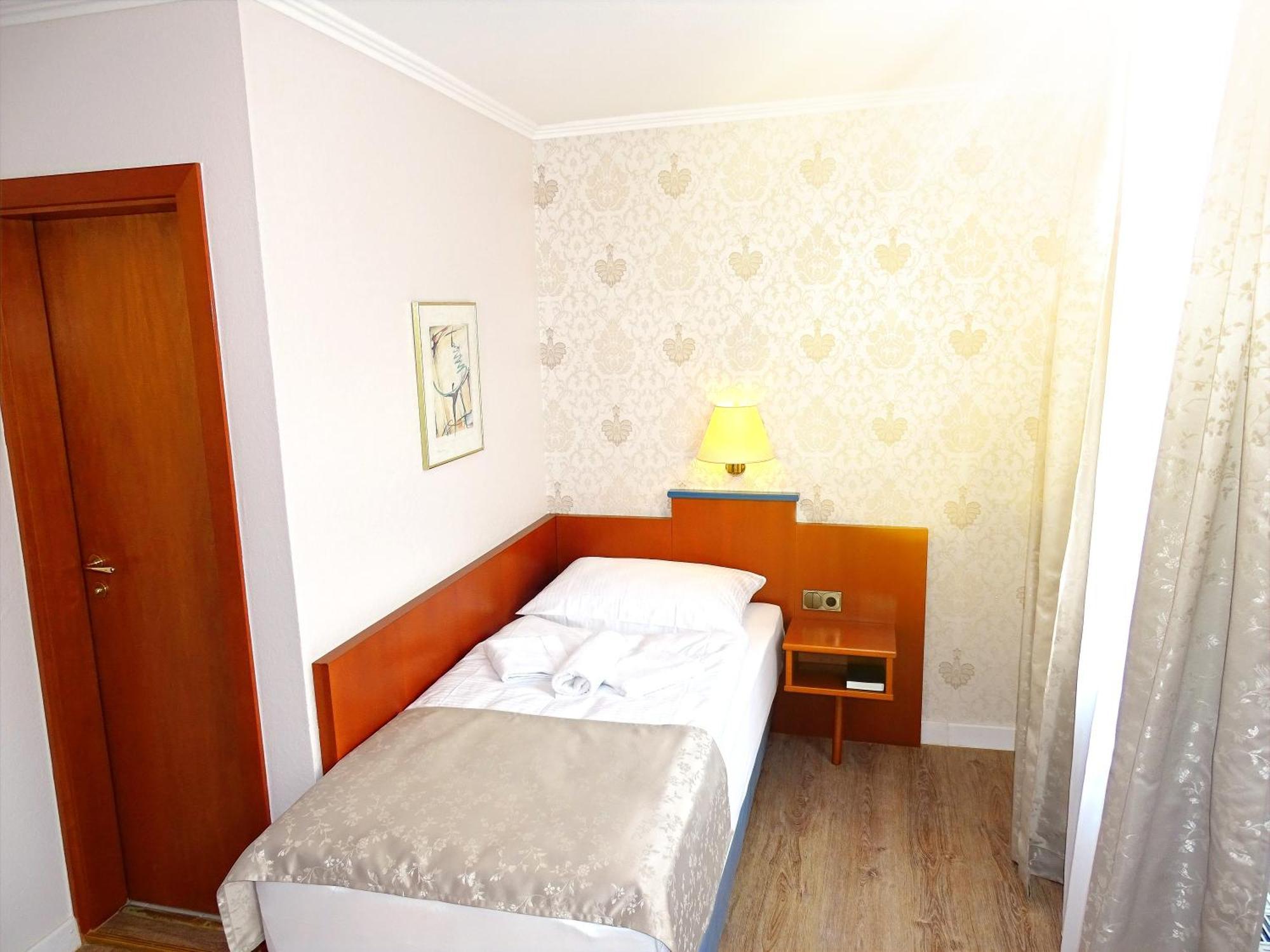 Hotel Kolossos Düsseldorf - Neuss Habitación foto