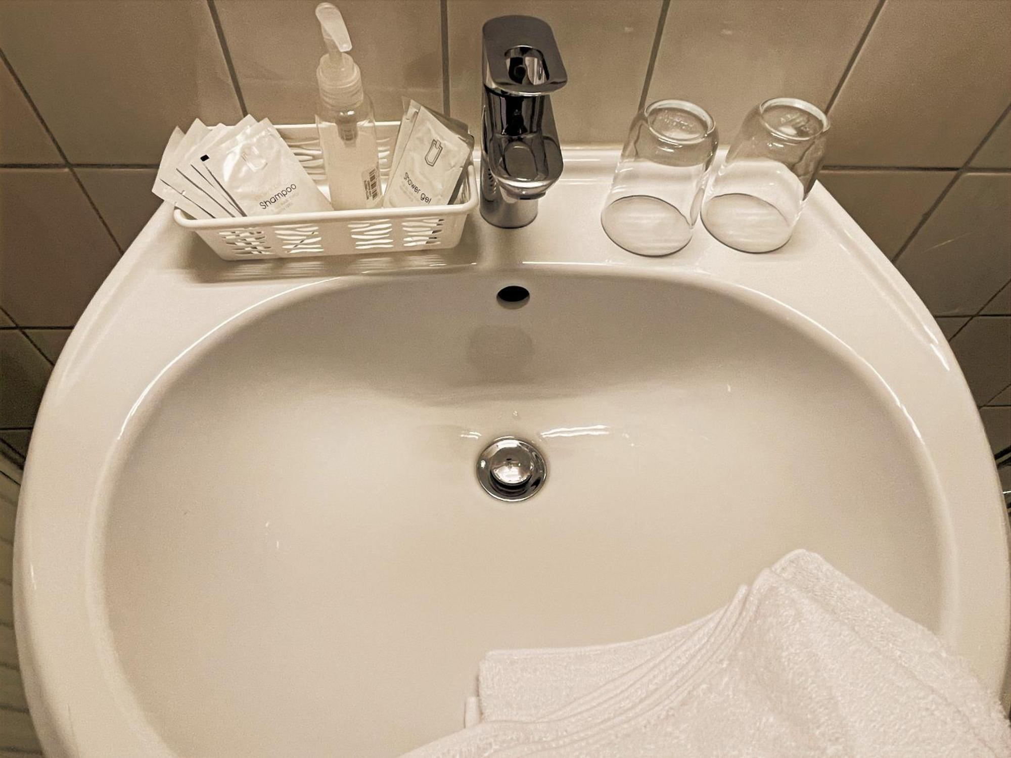 Hotel Kolossos Düsseldorf - Neuss Habitación foto