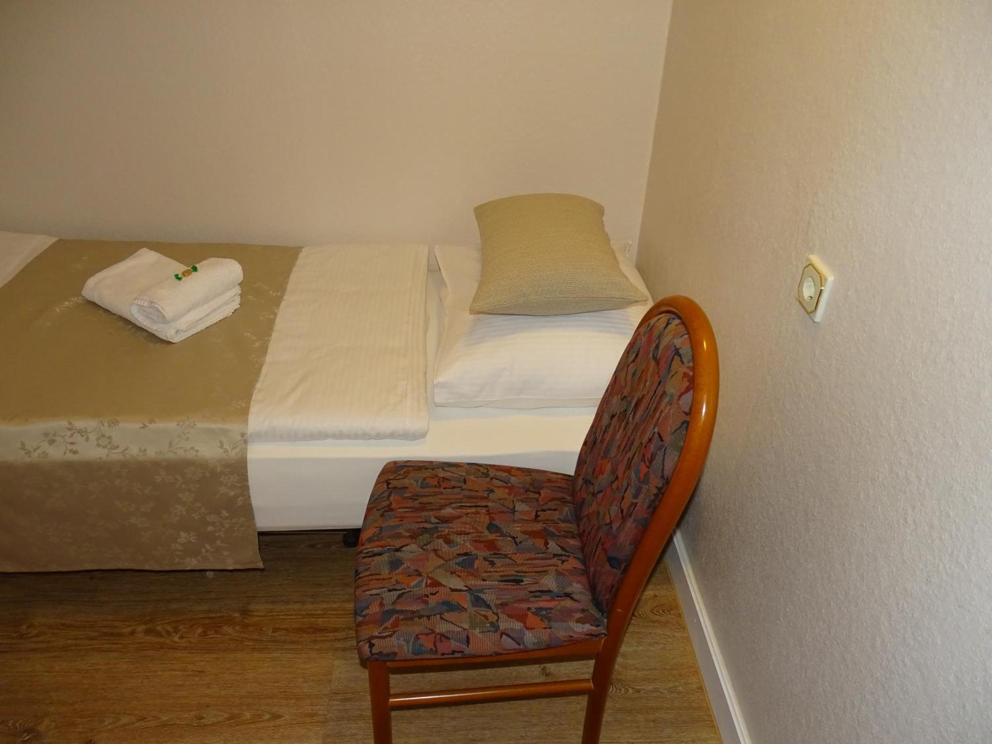 Hotel Kolossos Düsseldorf - Neuss Habitación foto
